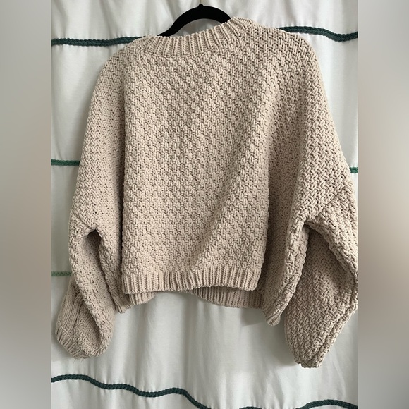 Carly Jean Los Angeles sweater, size Large - Picture 4 of 9